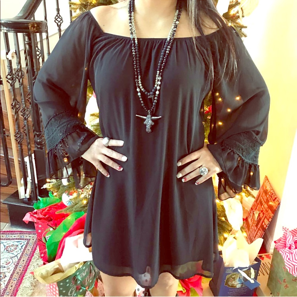 Black and gray bedazzled skull necklace